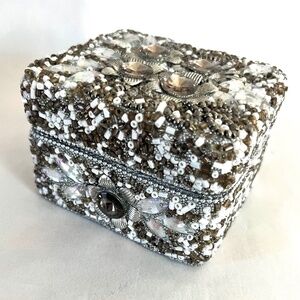 Vintage Victorian Beaded Jeweled trinket box with removable Lid